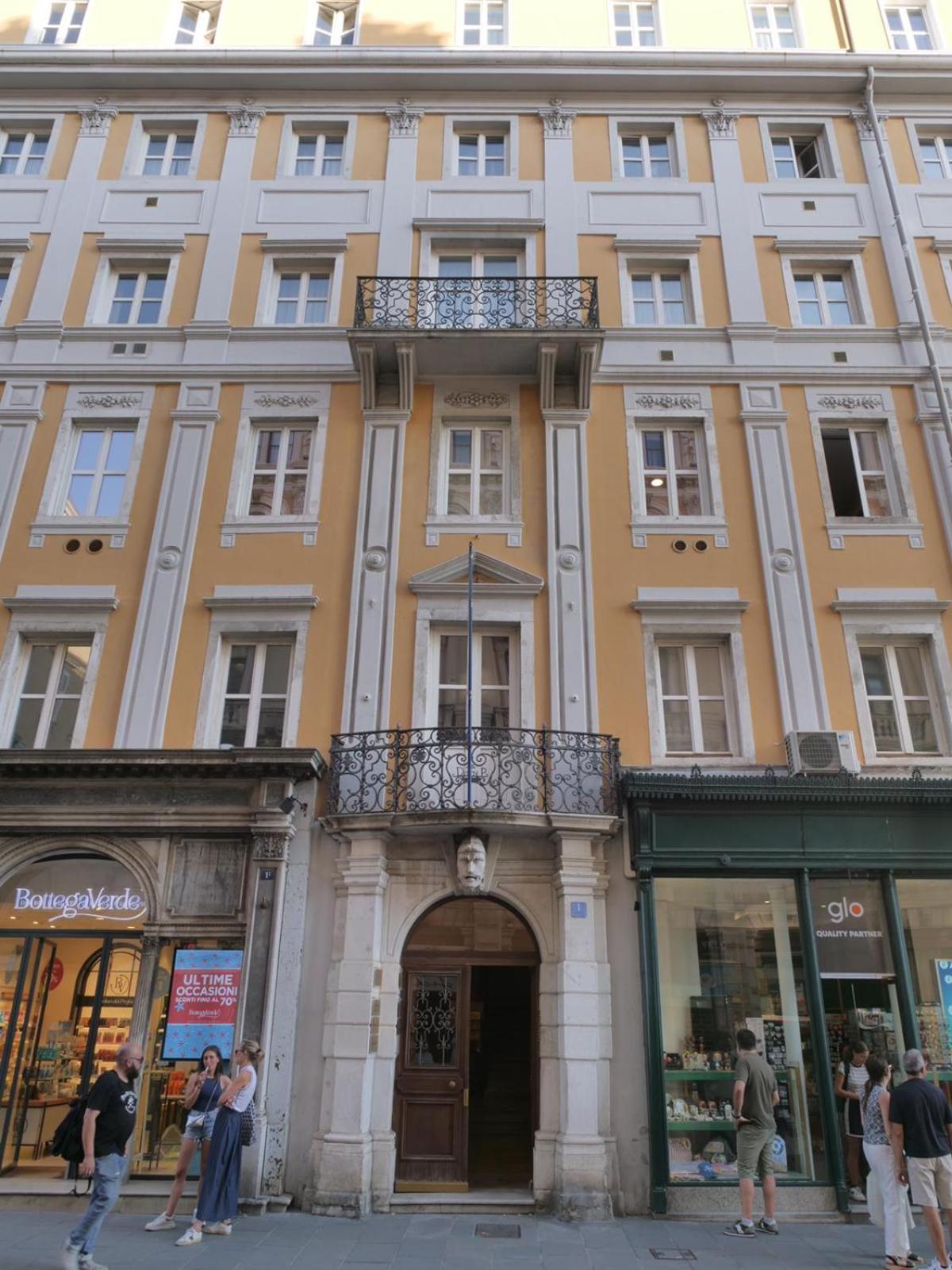 Casa Vacanze Trieste - Vista Piazza Unita Dış mekan fotoğraf