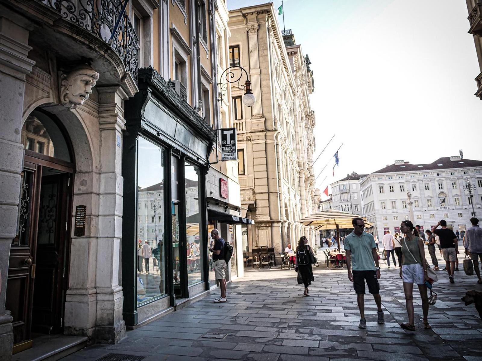 Casa Vacanze Trieste - Vista Piazza Unita Dış mekan fotoğraf