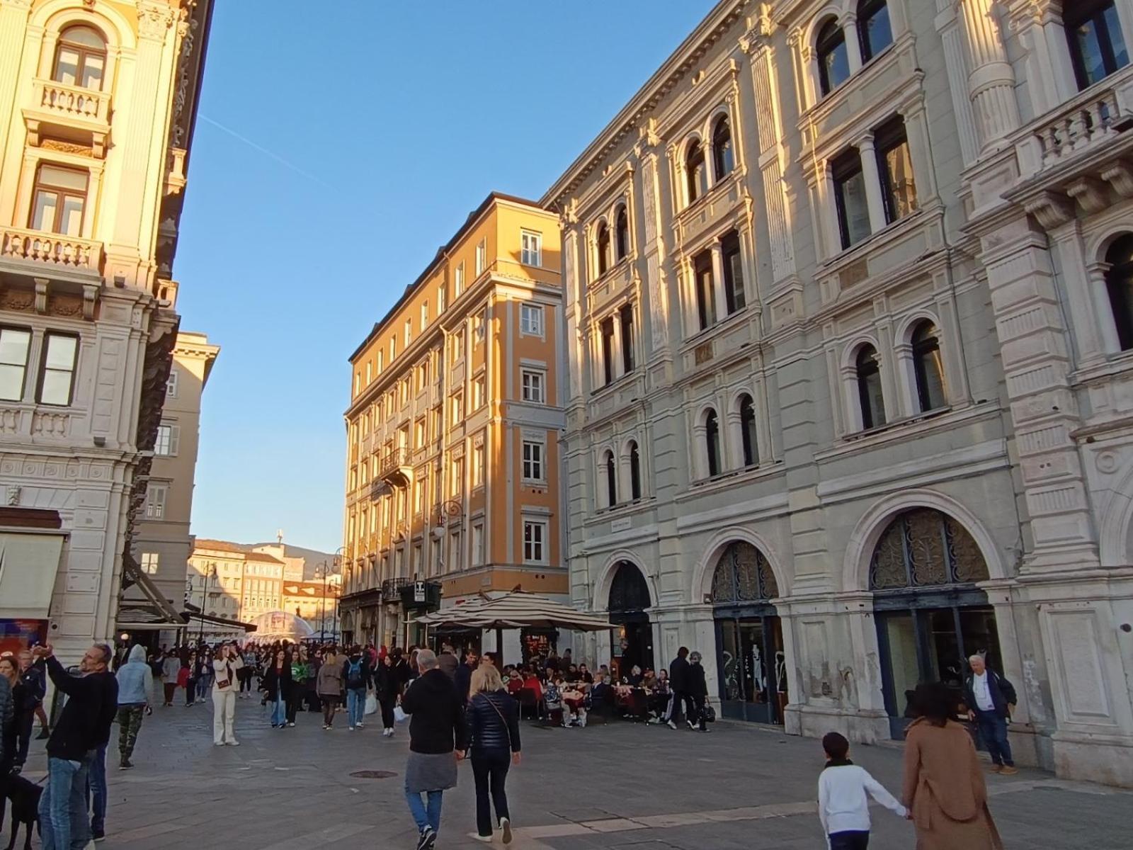 Casa Vacanze Trieste - Vista Piazza Unita Dış mekan fotoğraf