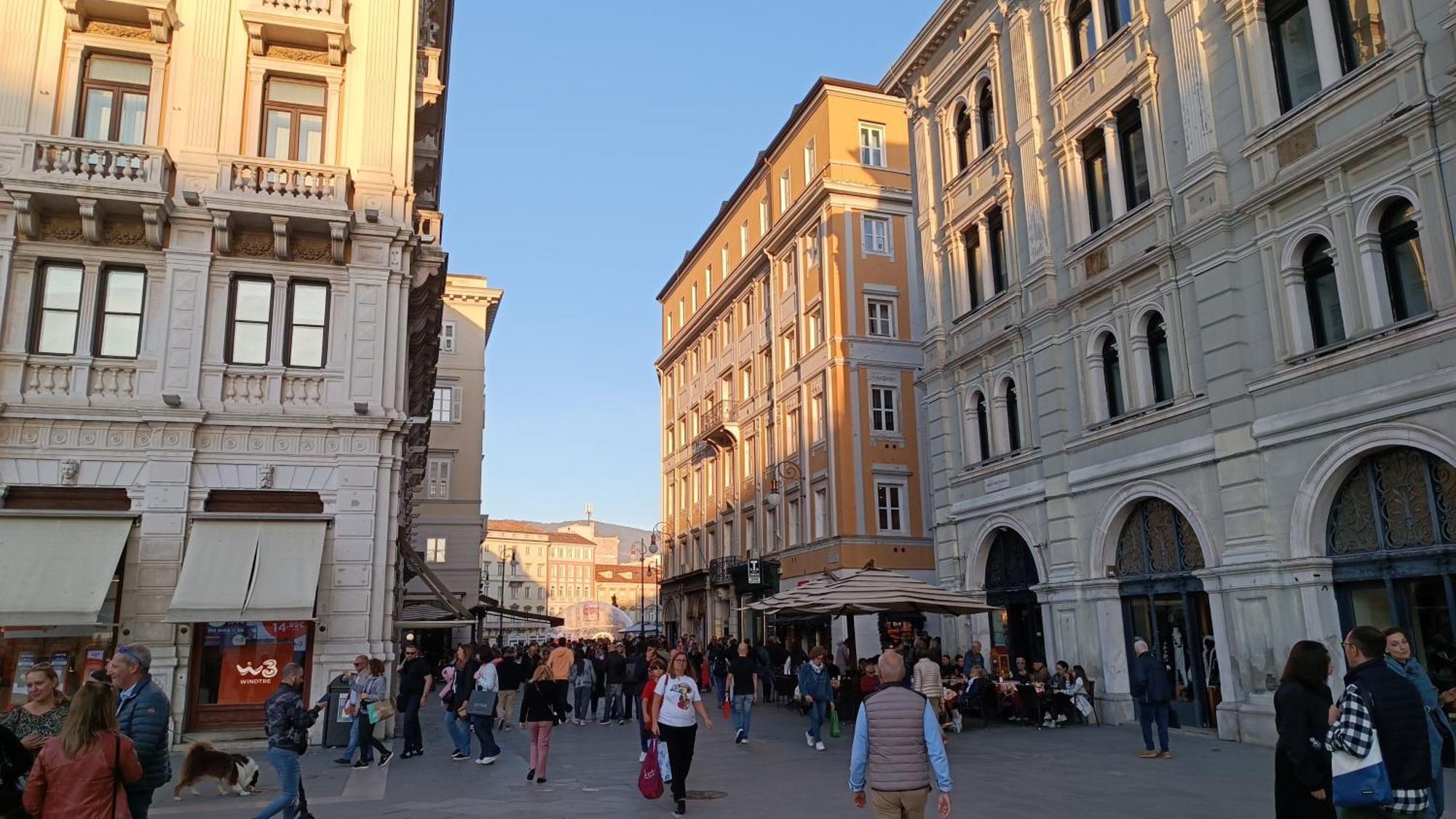 Casa Vacanze Trieste - Vista Piazza Unita Dış mekan fotoğraf