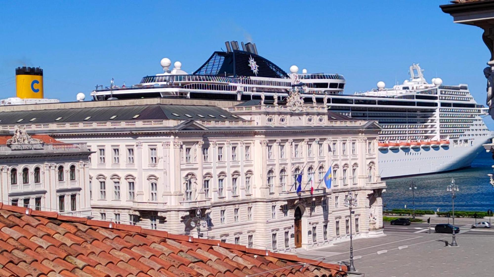 Casa Vacanze Trieste - Vista Piazza Unita Dış mekan fotoğraf